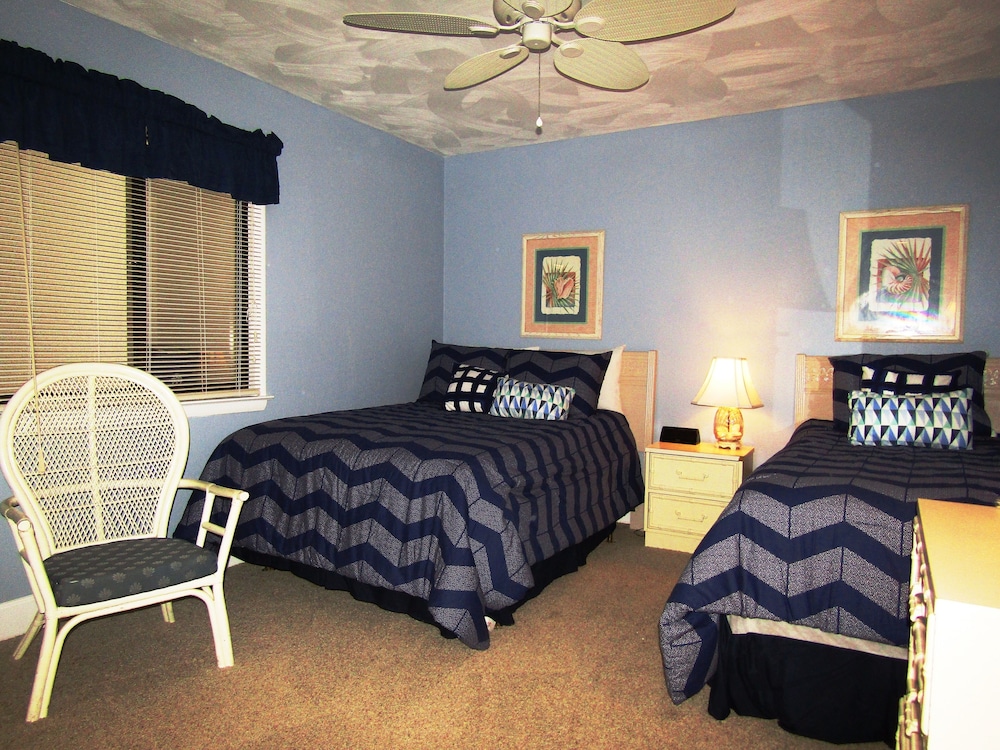 Condo, 2 Bedrooms, Oceanfront photo 1