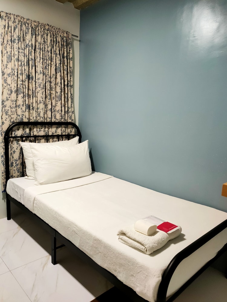 Basic Single Room - Photo 5