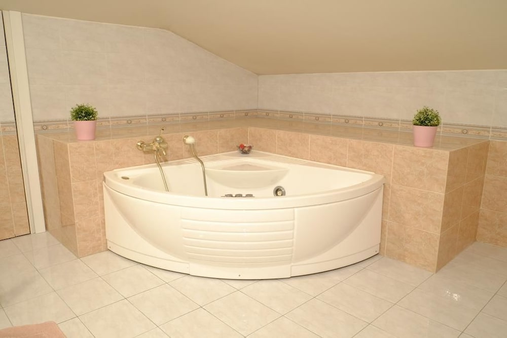 Double Or Twin Room, Shared Bathroom photo 3
