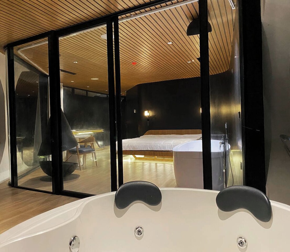 Suite photo 1