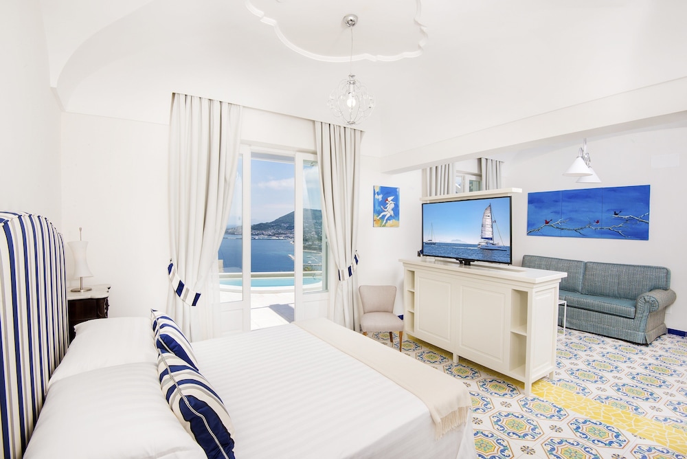 Suite (Amalfi Sunrise) photo 3