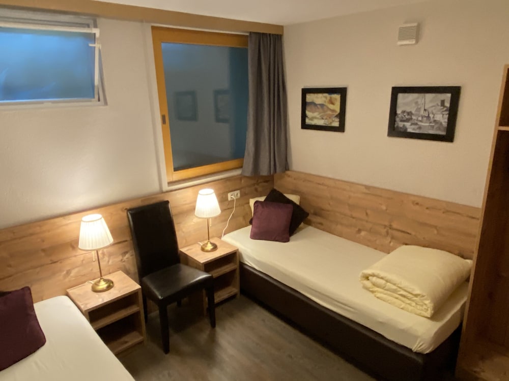 Economy Double Room photo 1