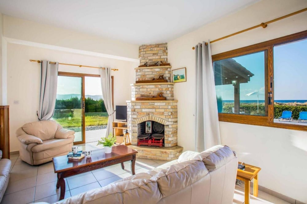 Villa photo 3