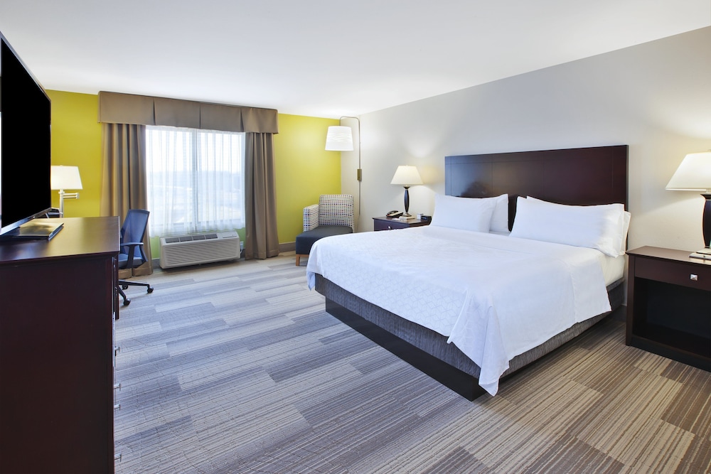 Standard Room, 1 King Bed - Photo 1