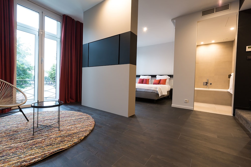 Family Room photo 1