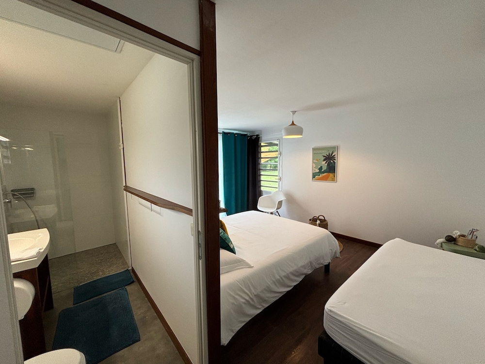 Panoramic Bungalow, 1 Bedroom, Patio, Lagoon View photo 3