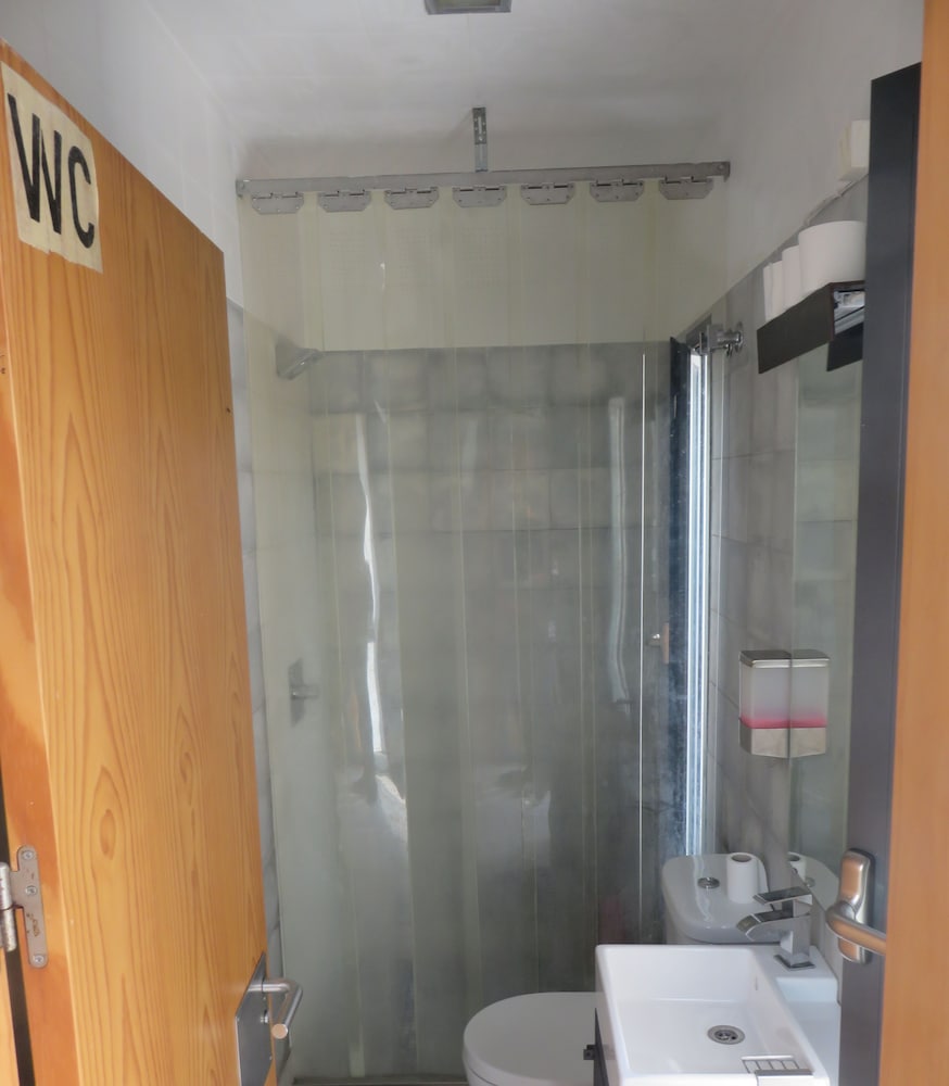 Shared Dormitory, Mixed Dorm, Shared Bathroom (1 Bed In A 6-Bed Dormitory Room)