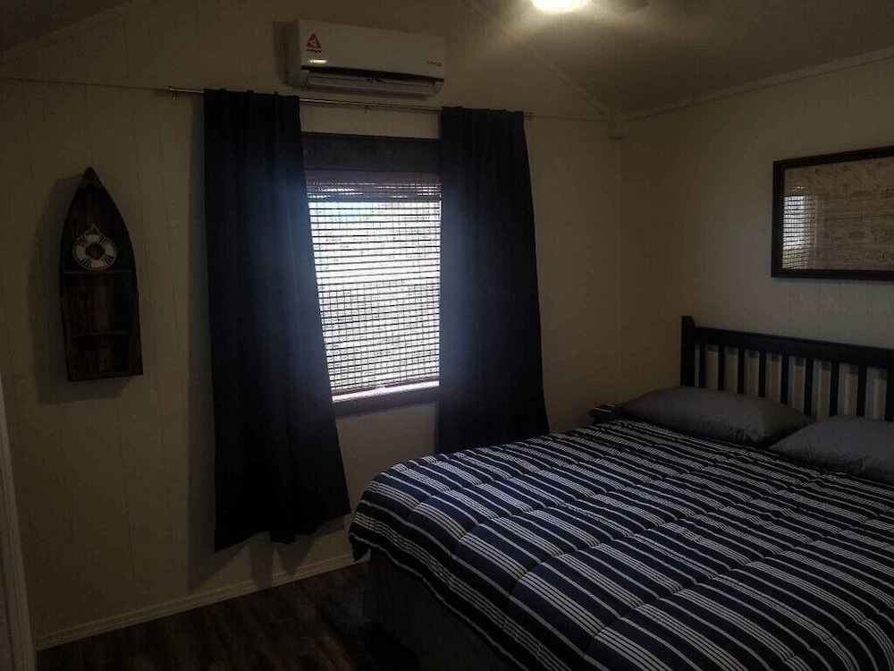 Lake View, Modern Cabin Lake Texoma, Screened Patio, Kitchenette - No Pets photo 1