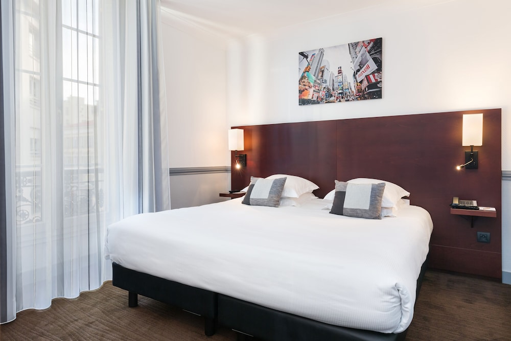 Classic Room, 1 Queen Bed, Non Smoking, Balcony - Photo 5