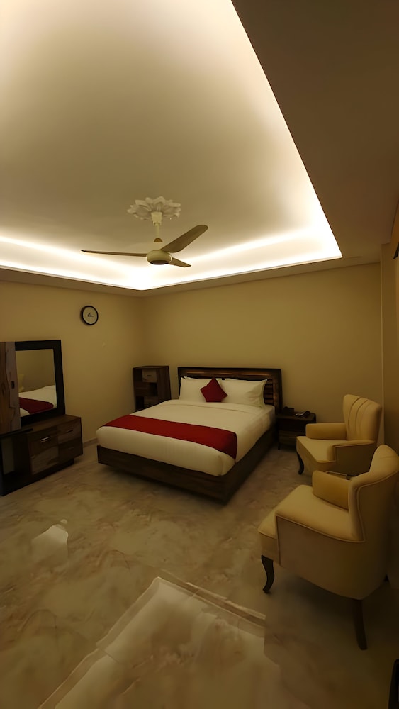 Deluxe Room - Photo 4