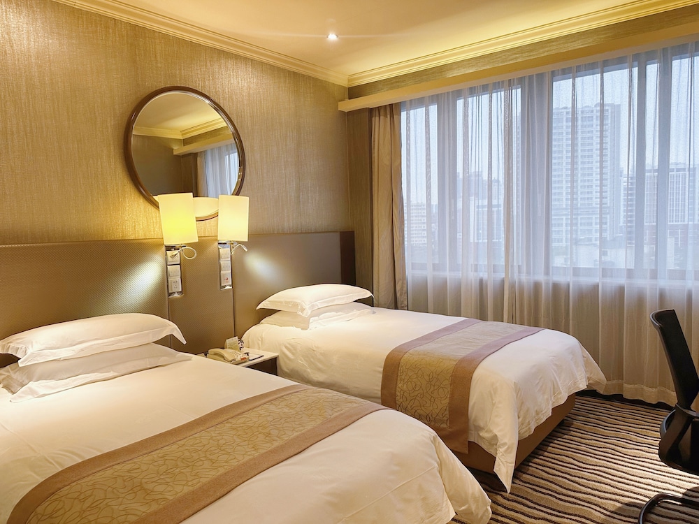 Business Twin Room - Photo 1