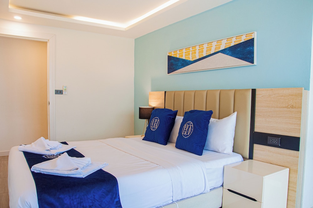 2 Bedroom Grand Tropical - Photo 2