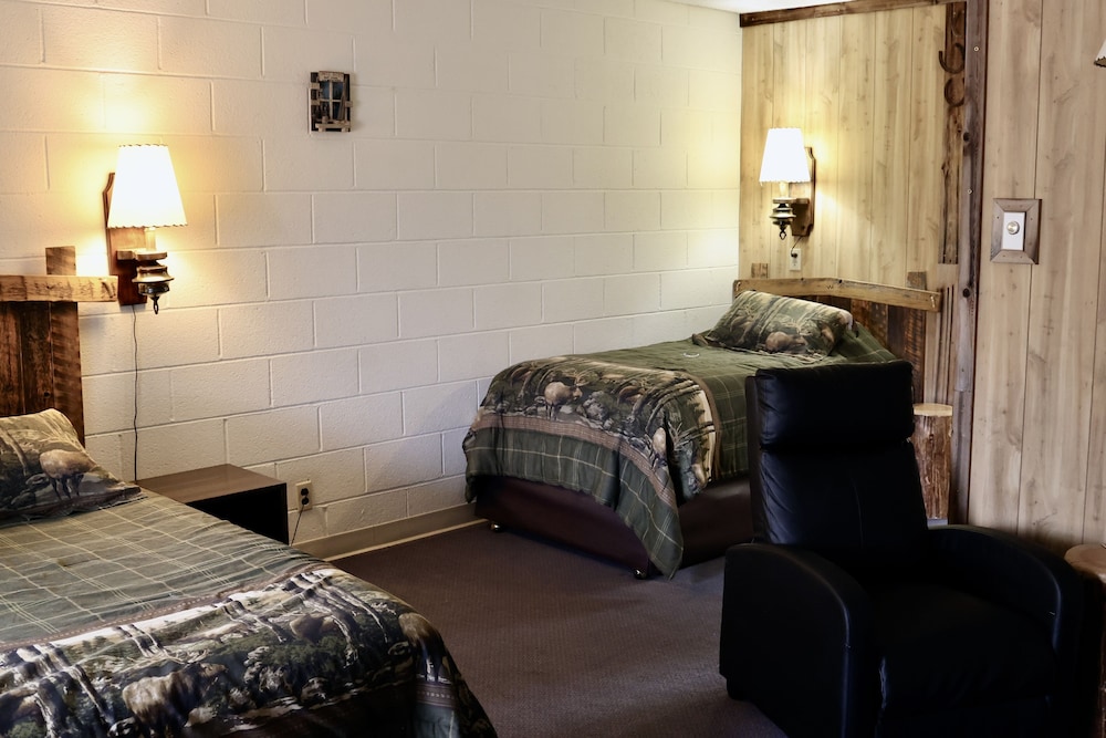 Basic Studio Suite, Multiple Beds