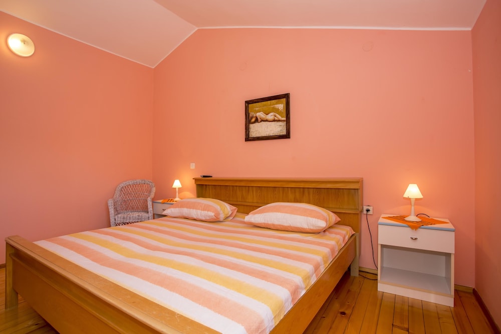 Villa, Multiple Beds