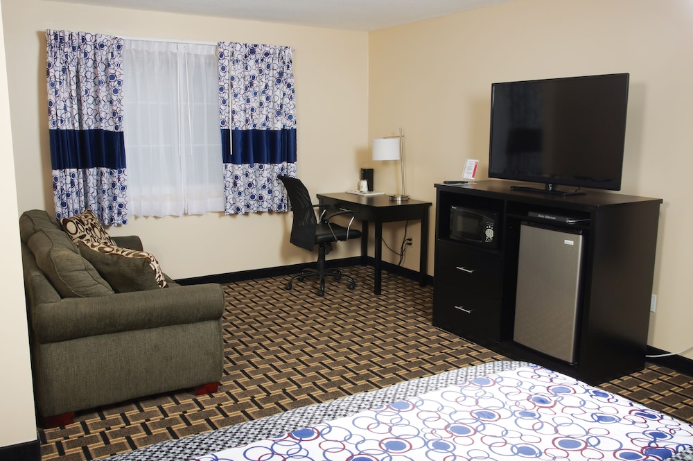 Suite, 1 king Bed, 1 Sofa Bed photo 3