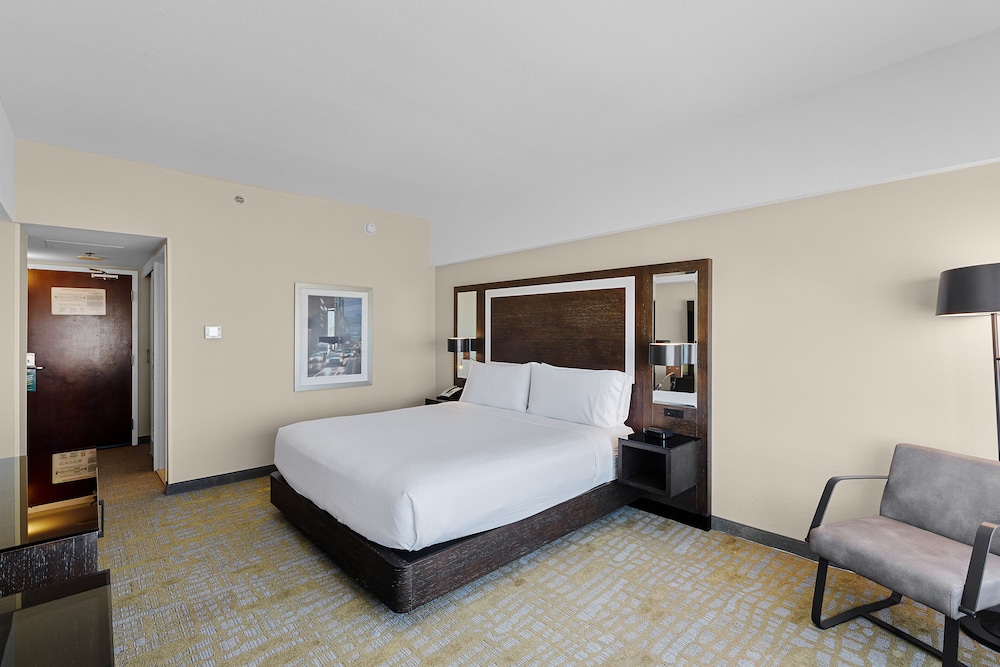 Premium Room, 1 King Bed (No Resort Fee) - Photo 2