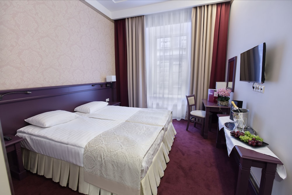 Standard Double or Twin Room photo 1