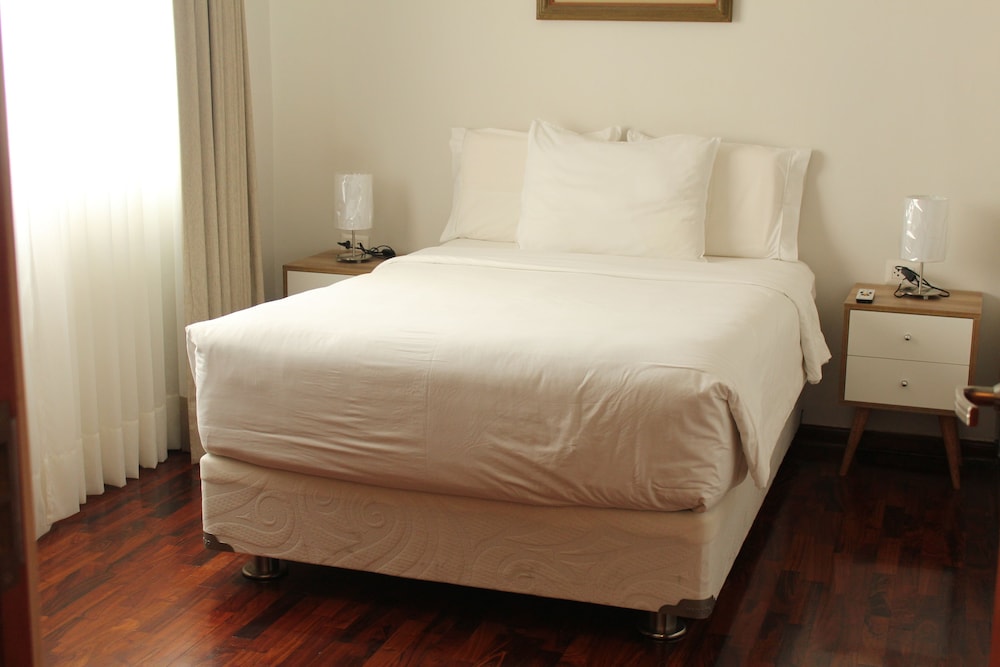 Double Room, 1 Queen Bed photo 1