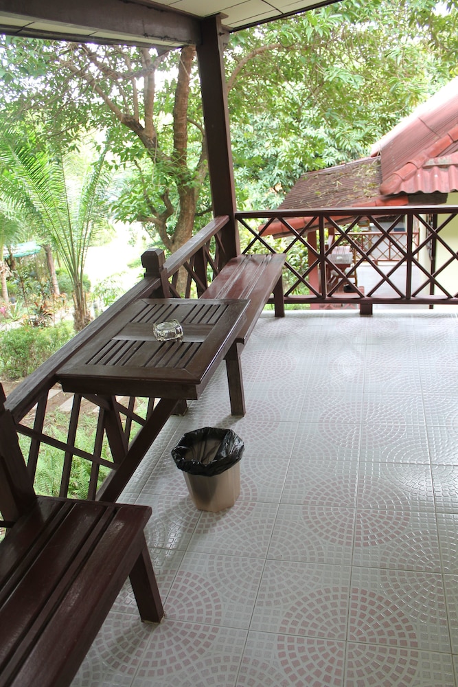 Deluxe Bungalow, Lake View photo 2