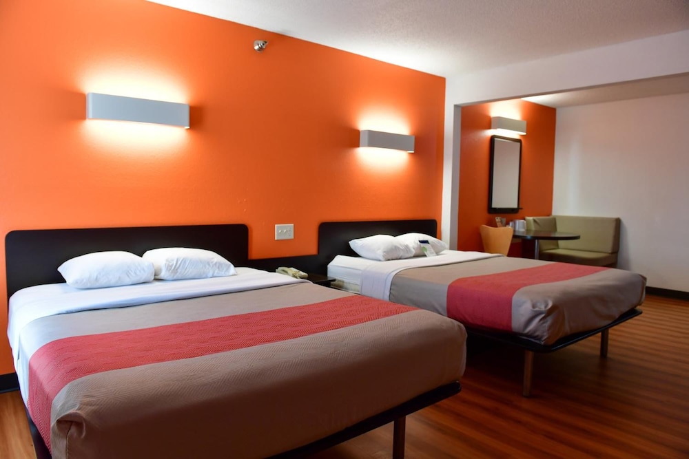 Standard Suite, 2 Queen Beds, Non Smoking photo 1