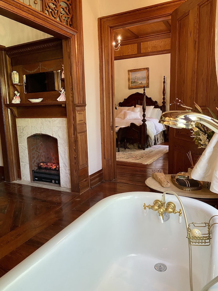 The Iris Junior Luxury Suite photo 1