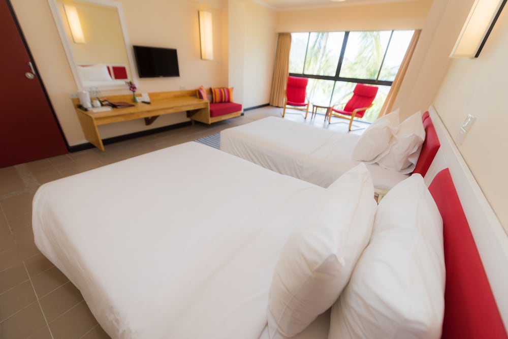 Premier Seaview - Photo 9