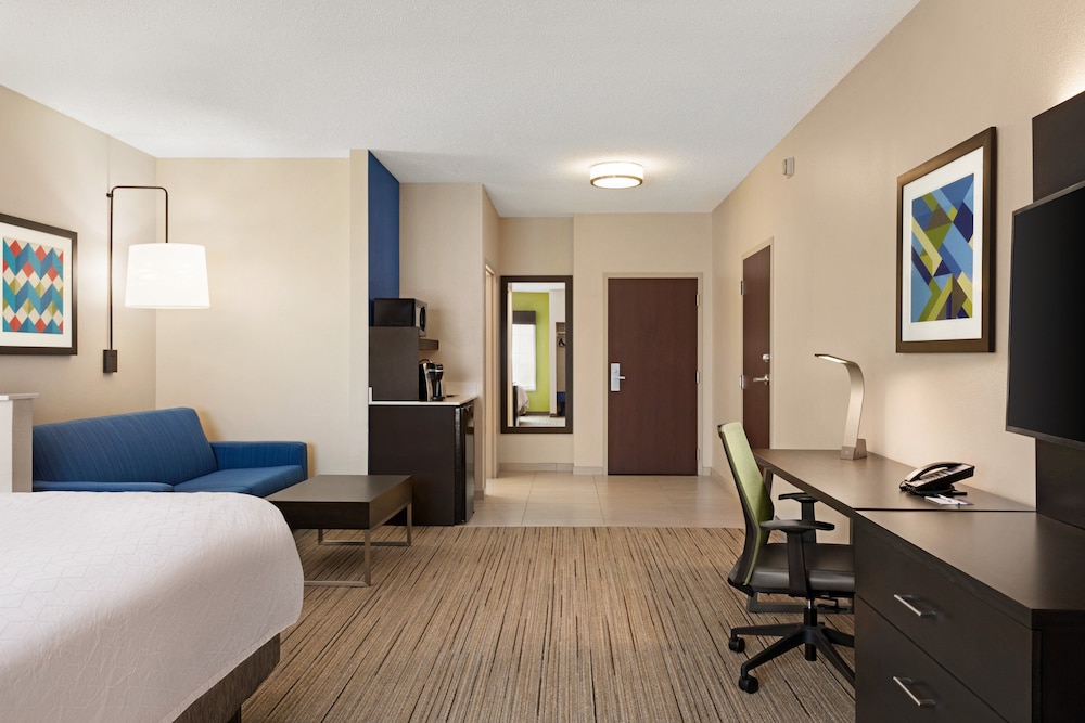 Suite, 1 Bedroom - Photo 9
