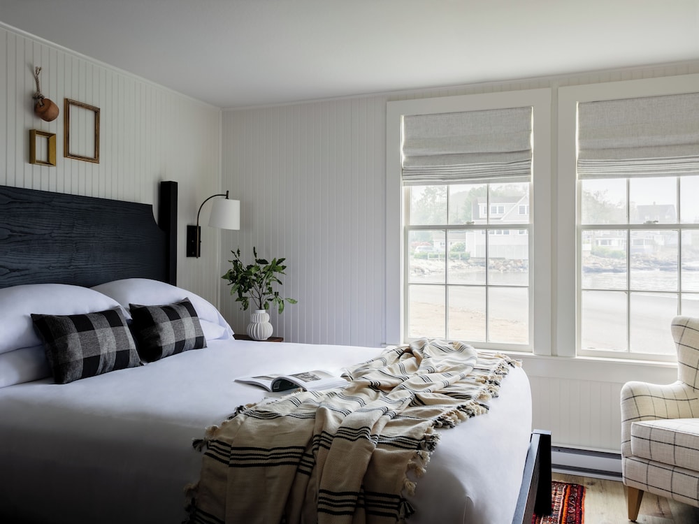 Seaward Two-Bedroom Oceanfront Cottage