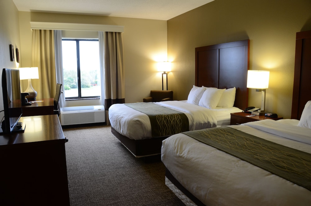 Suite, Multiple Beds, Accessible, Non Smoking photo 2