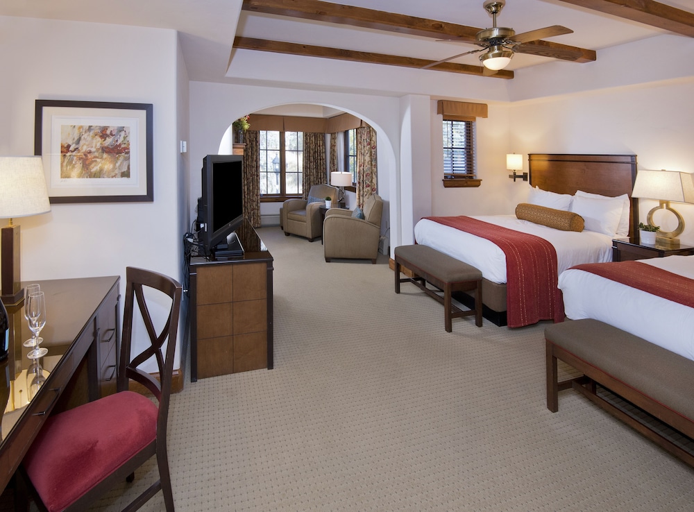 Suite, 2 Double Beds - Photo 2