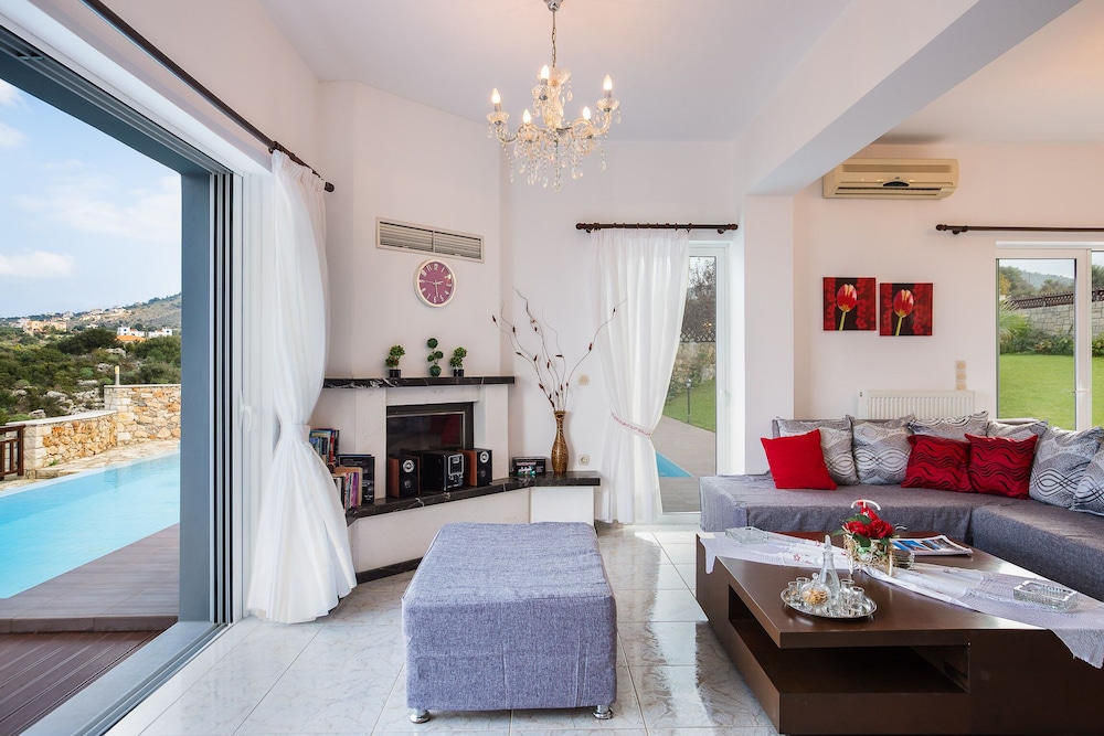Villa photo 1