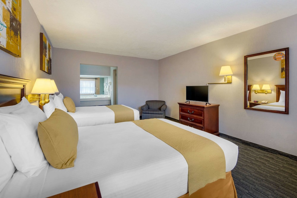 Standard Double Room, 2 Double Beds, Non Smoking - Photo 6