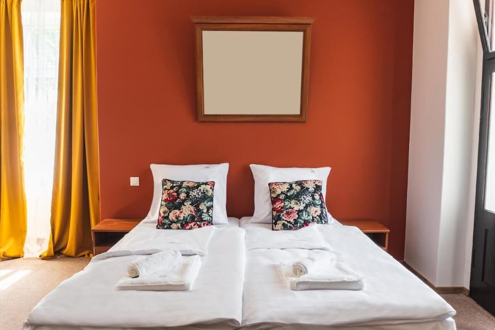 Deluxe Double or Twin Room - Photo 1