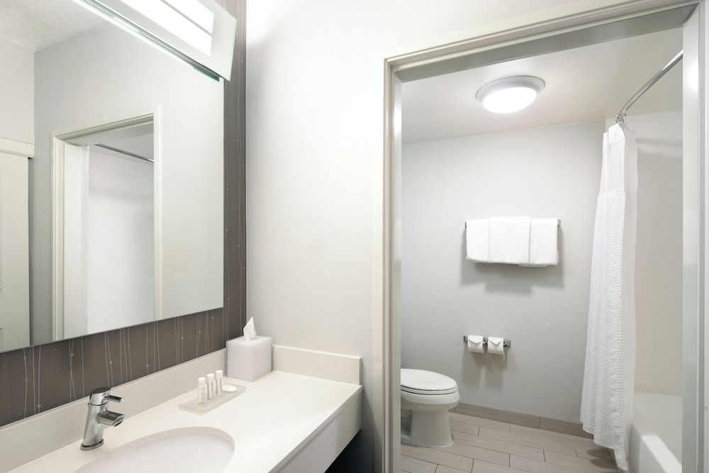Room, 2 Queen Beds (Mobility/Hearing Accessible, Tub) - Photo 3