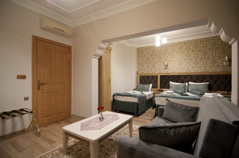 Deluxe Triple Room, 1 Bedroom, Non Smoking photo 3