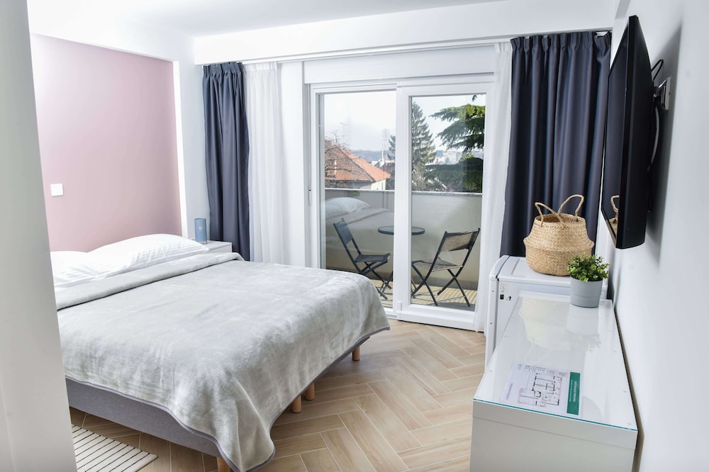 Deluxe Double Room - Photo 4