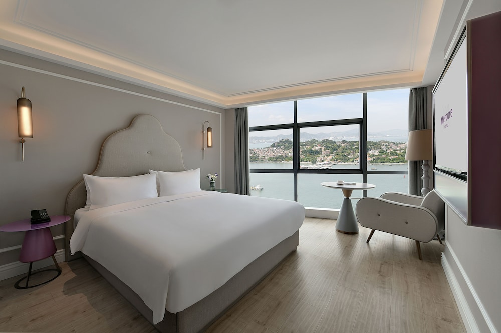 Deluxe Room, 1 King Bed