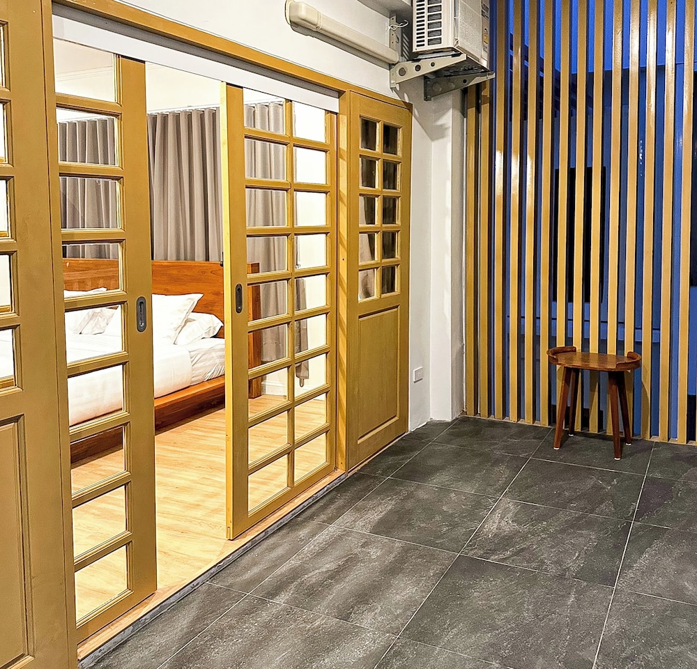Deluxe Room with Bathtub and Terrace - Photo 15