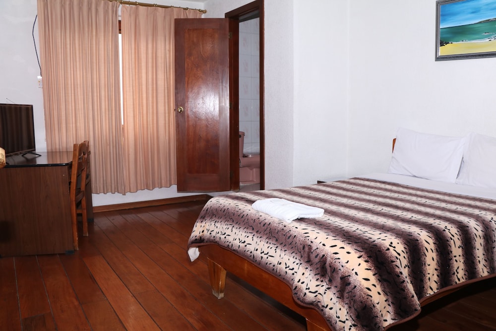 Economy Single Room, 1 Queen Bed
