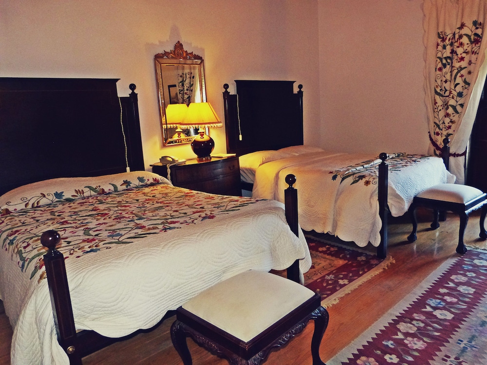 Family Room for 2 adults and 2 children photo 1