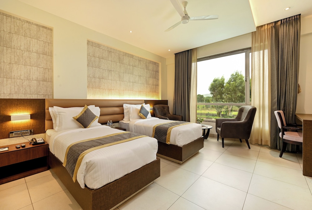 Premium Room - Photo 17
