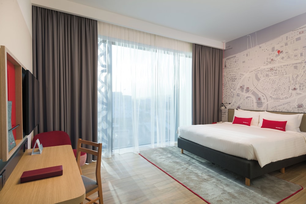 Deluxe Suite - Photo 2