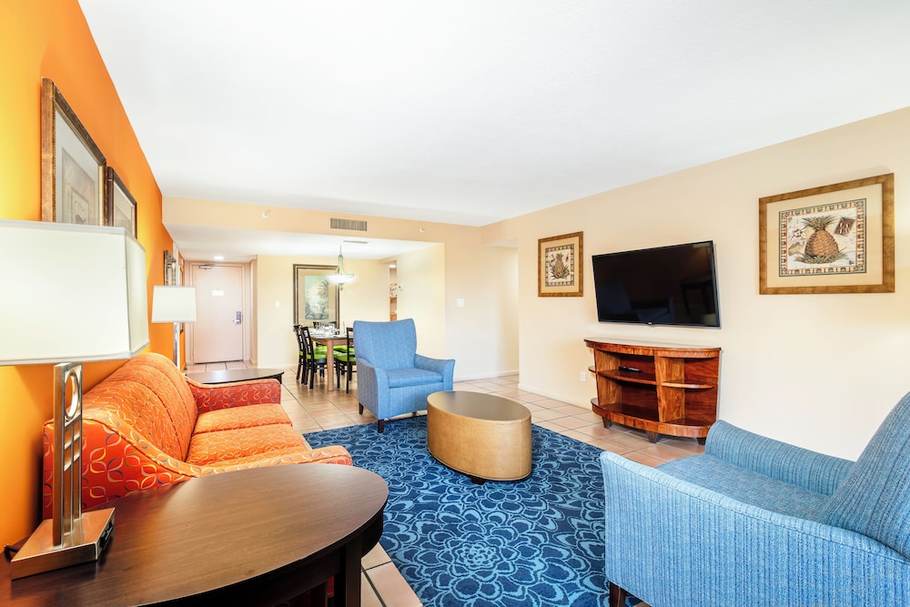 3 Bedroom Suite with Washer and Dryer - Photo 1