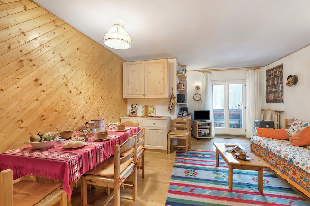 Family Apartment, Multiple Bedrooms (Appartamento Quota 1800)