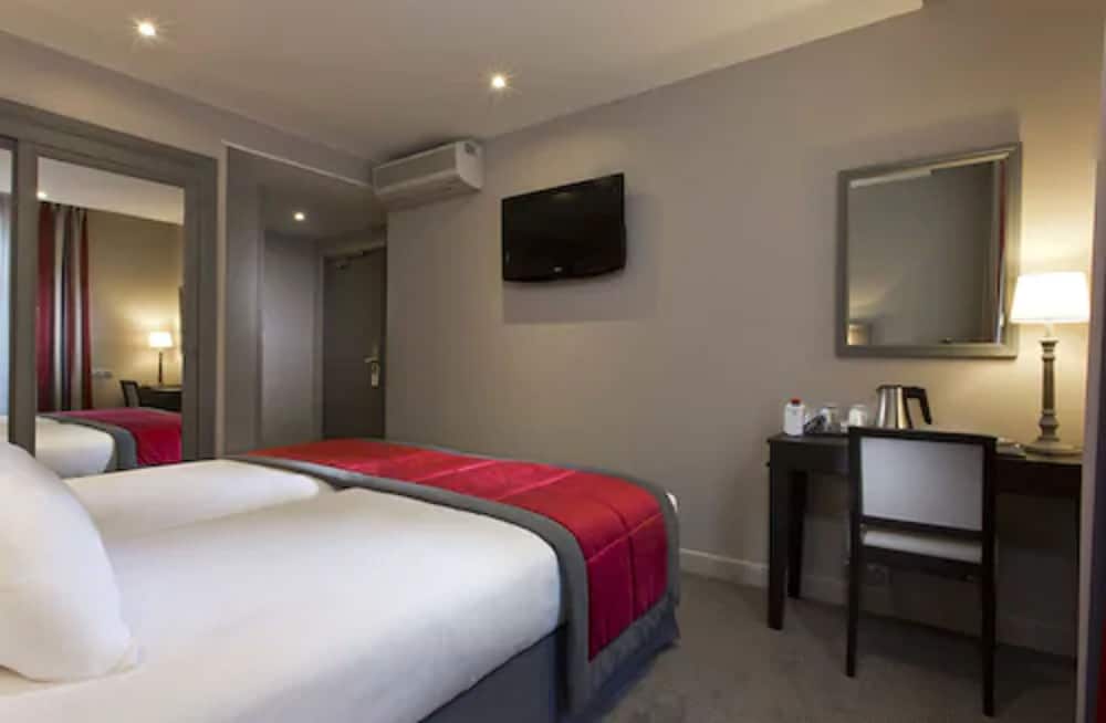Classic Room, 2 Twin Beds thumbnail 5