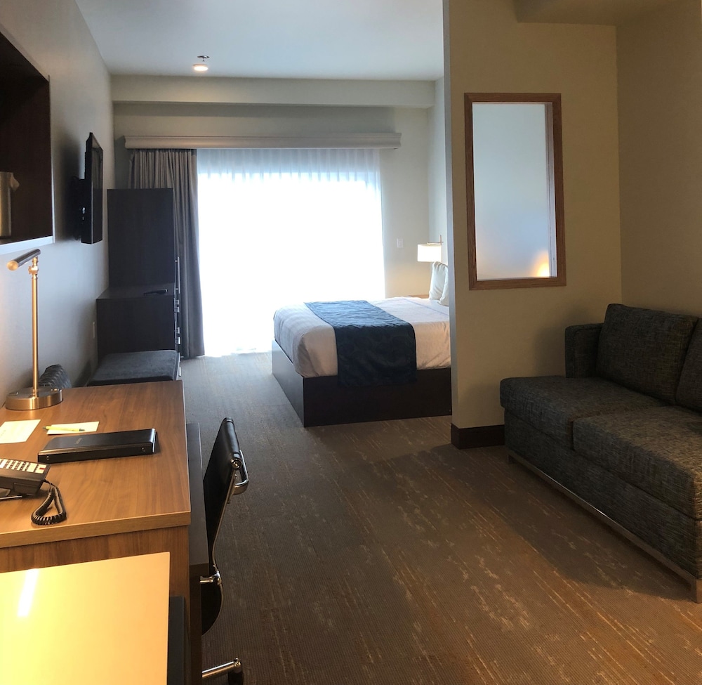 Room, 1 King Bed with Sofa bed, Ocean View photo 1