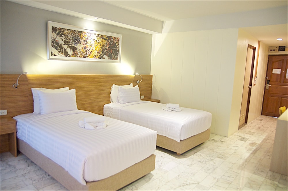 Superior Twin Room (Non-Smoking) photo 2