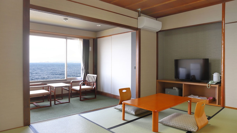 Standard Japanese Style Room with 7.5 Tatami Mats(Ocean view) - Shared Bathroom - Non-Smoking