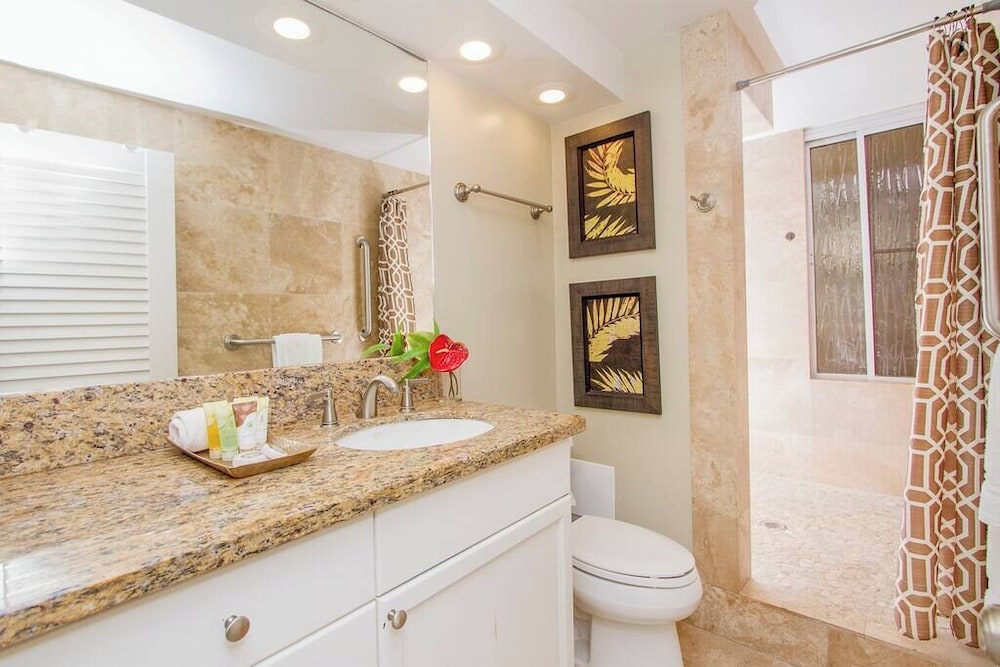 Signature Condo photo 2