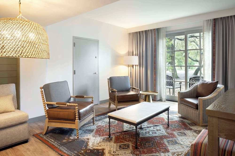 Queen Room with Two Queen Beds (Non Smoking)
